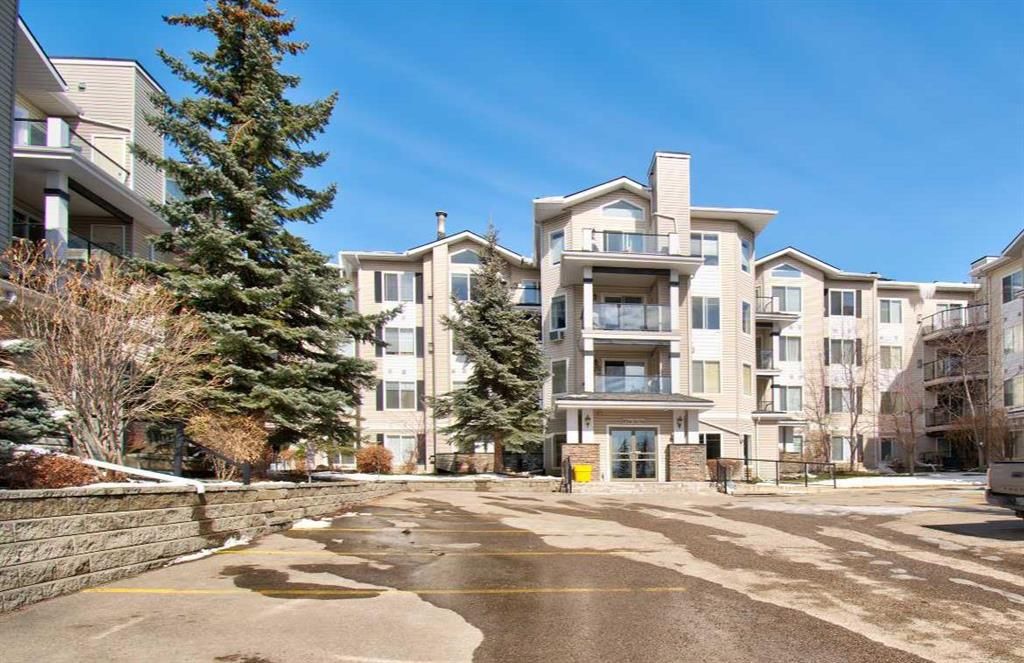 New property listed in Rocky Ridge, Calgary
